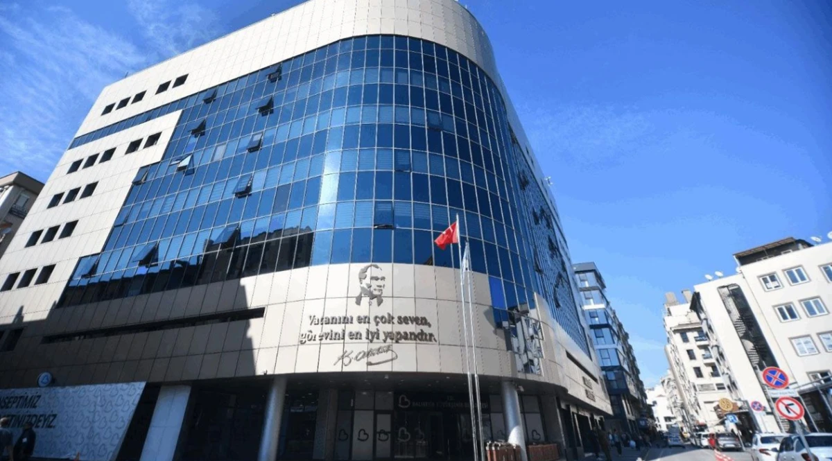 İki belediye arasındaki vizyon farkı: Rutin işleri icraat diye yazmışlar