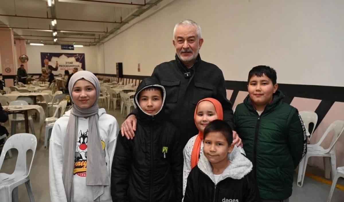 Isparta Belediyesi&rsquo;nin iftar sofralarına yoğun ilgi