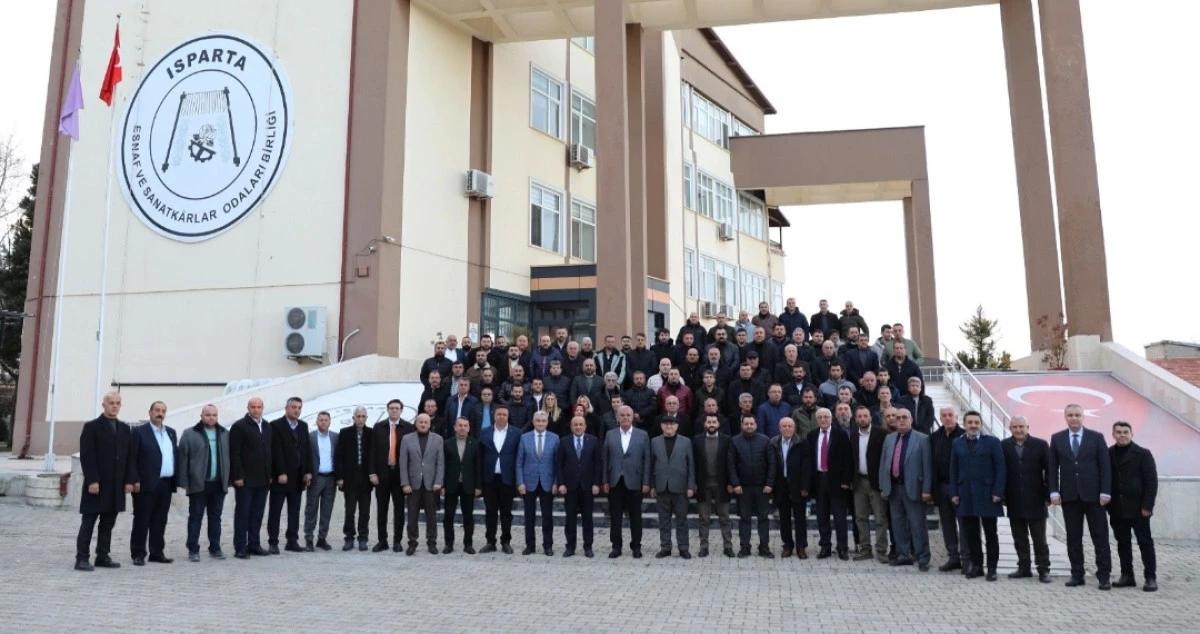 Isparta esnaf teşkilatı, iftar sofrasında bir araya geldi