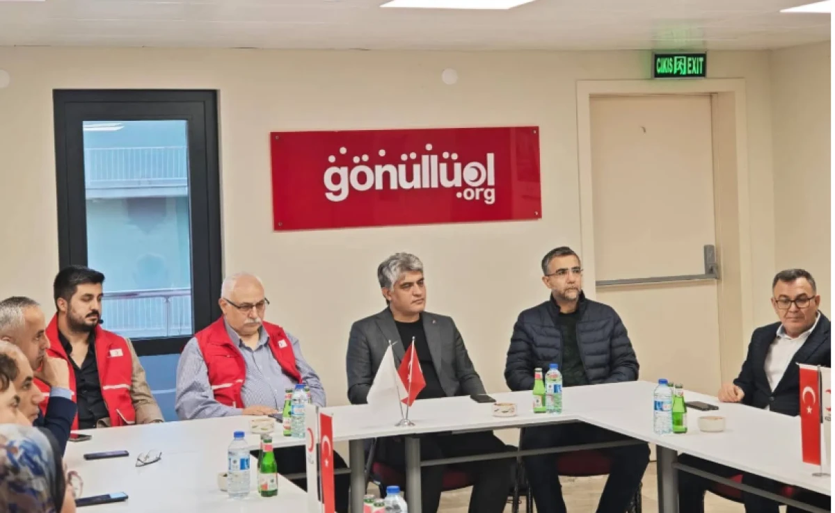 Isparta Memur-Sen'den Kızılay'a Ziyaret