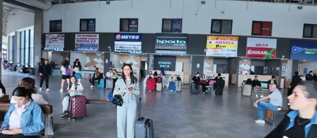 Isparta Otogarı'nda Bayram Yoğunluğu