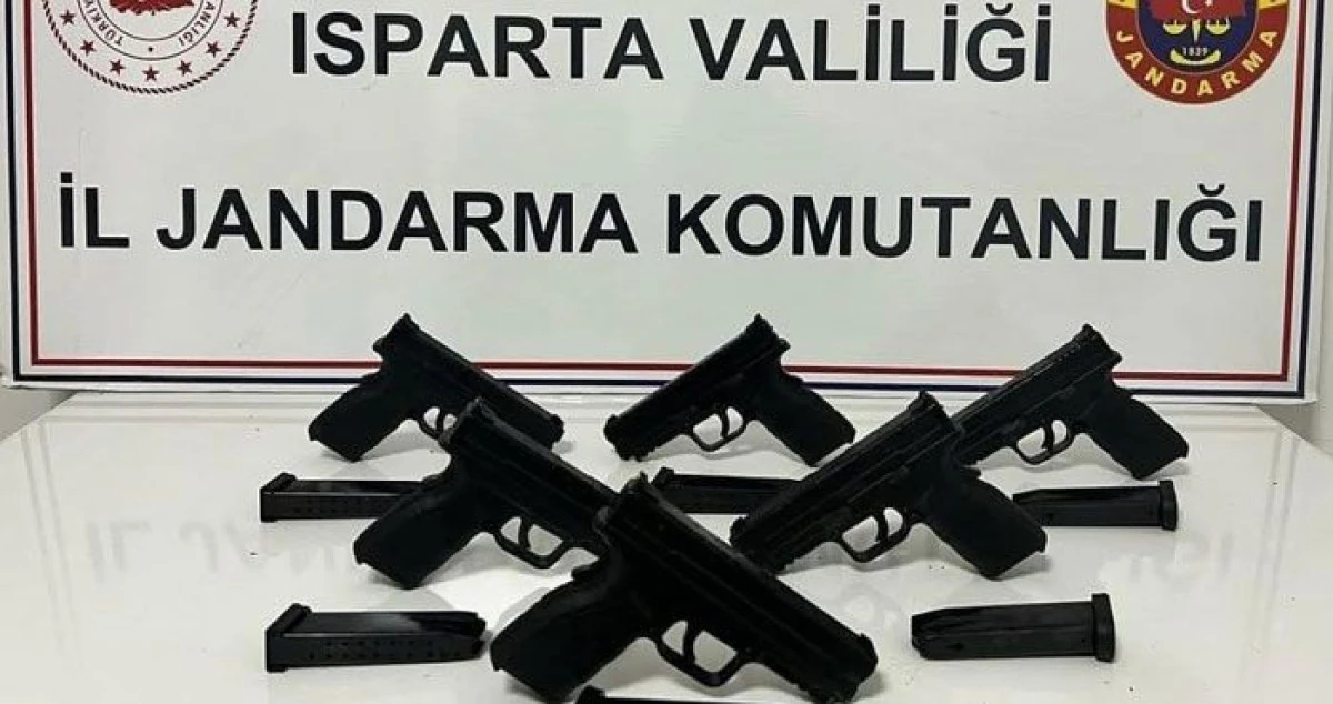 Isparta’da 6 adet ruhsatsız tabanca ele geçirildi