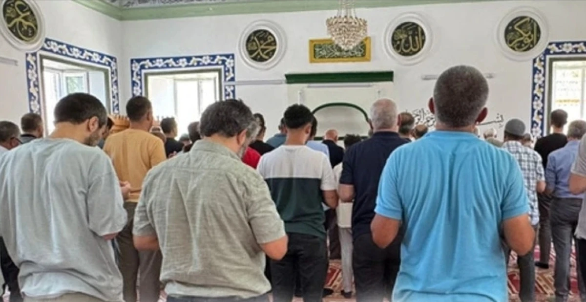 Isparta’da Cuma namazı sonrası yağmur duası yapıldı