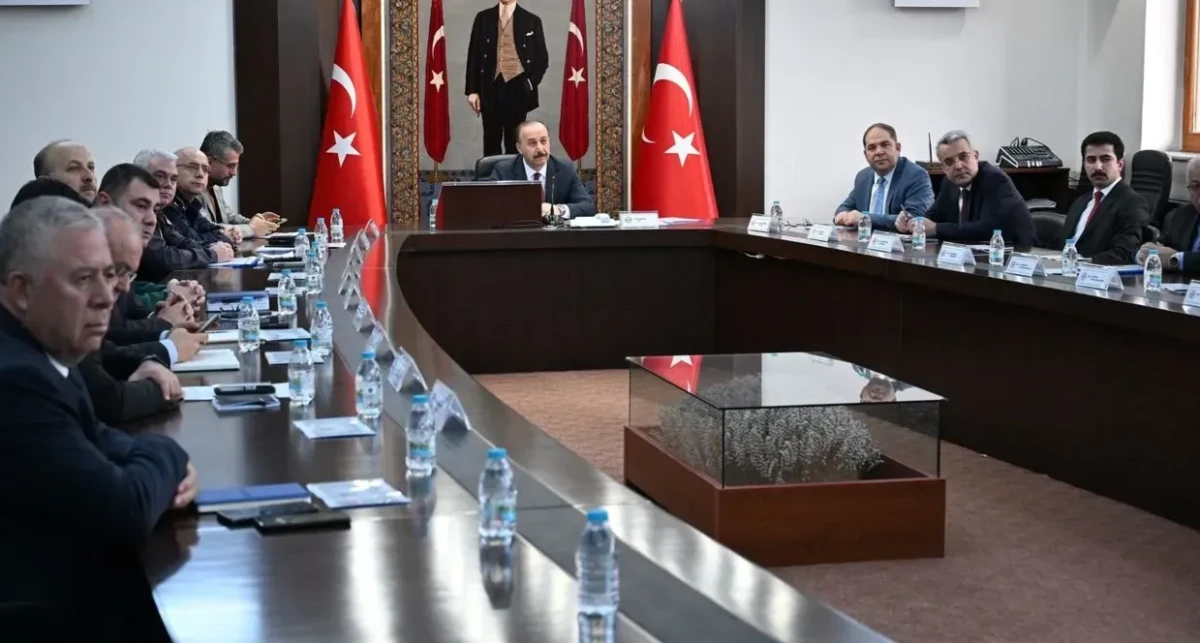 Isparta’da Kar ve Buzla Mücadele Toplantısı Vali Erin Uyardı