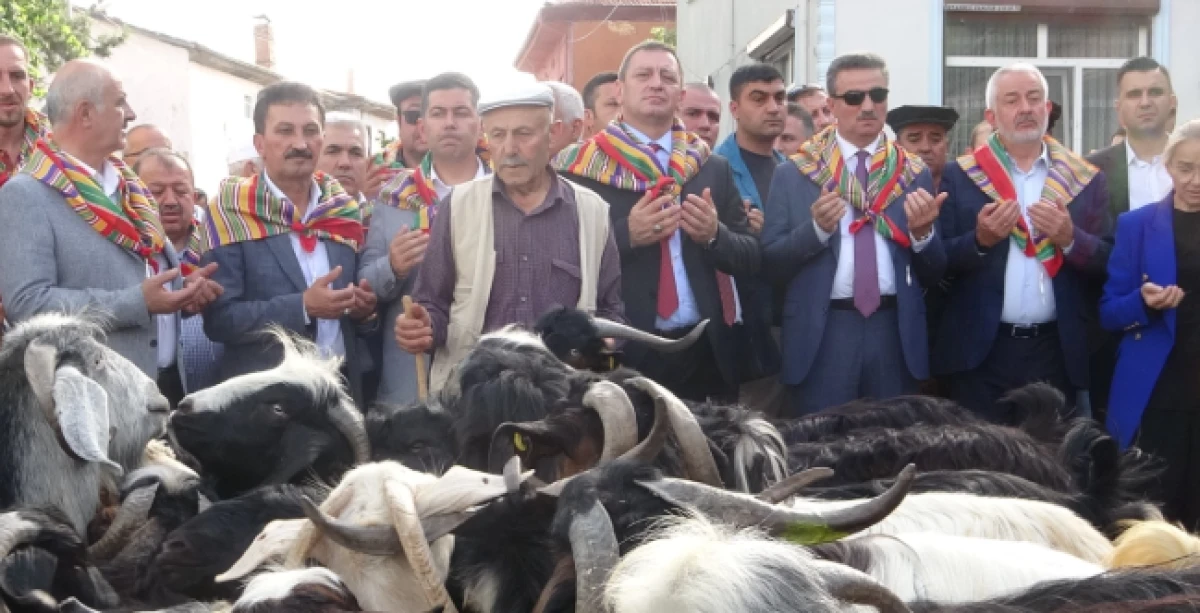 Isparta’da Kurban İndirme Töreni Coşkuyla Gerçekleşti