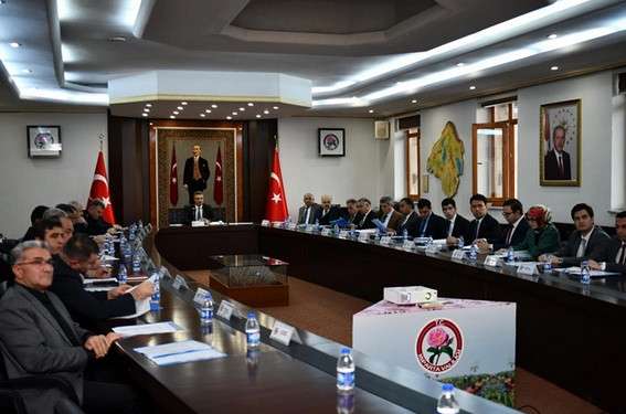 Isparta'da Kurumlar Kışa Hazırlık Yapıyor