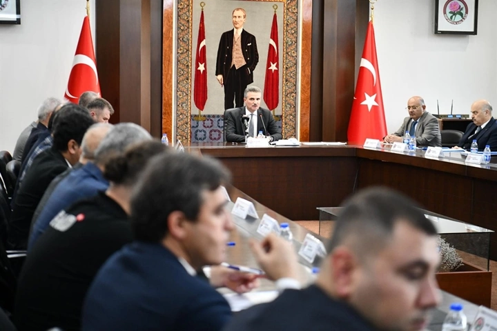 Isparta'da Kurumlar Kışa Hazırlık Yapıyor