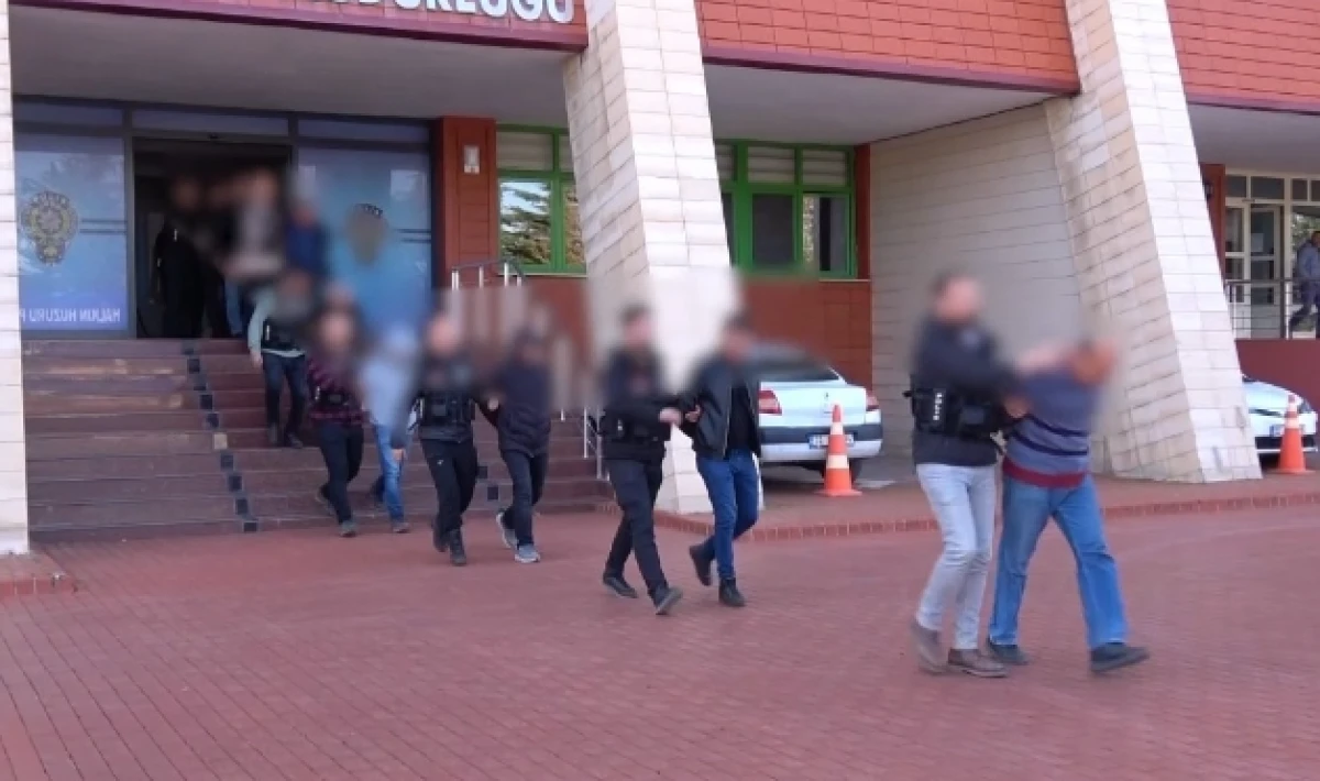 Isparta’da Narkotik Suçlardan Aranan 8 Kişi Yakalandı