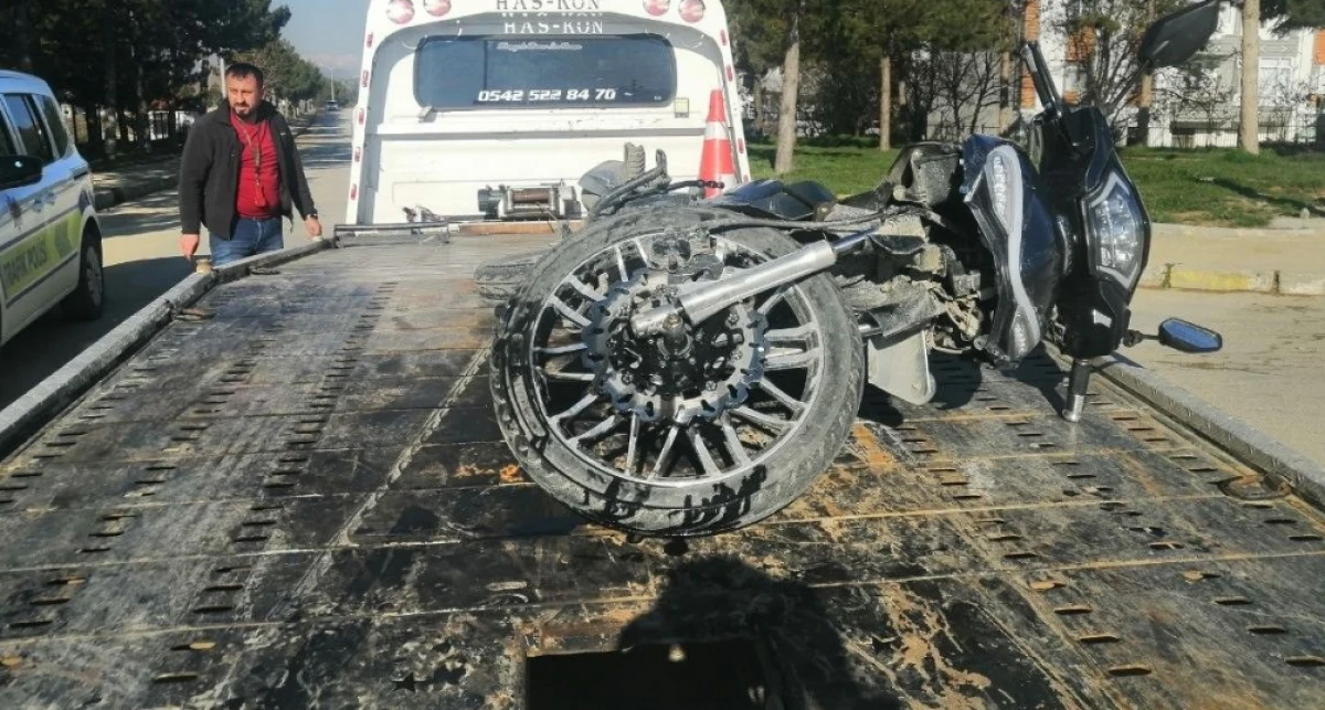Isparta&rsquo;da otomobil ile motosikletin &ccedil;arpıştığı kazada 1 kişi yaralandı