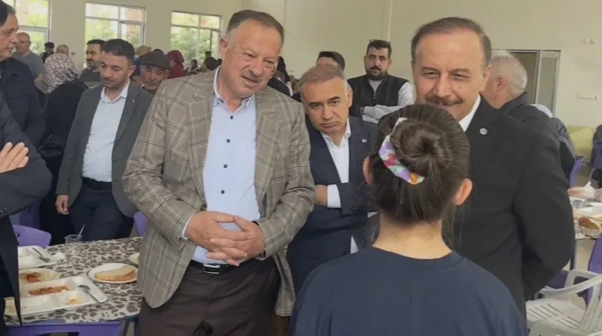 Isparta&rsquo;da Recep &Ouml;zel&rsquo;in k&ouml;y&uuml;nde Hıdırellez buluşması
