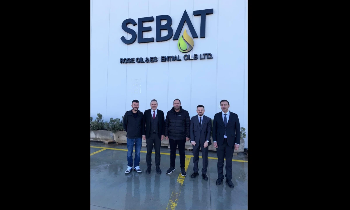Isparta&rsquo;nın G&uuml;l Kokusu D&uuml;nyaya Yayılıyor: Cumhurbaşkanlığı Heyeti Sebat G&uuml;l Yağı Fabrikası&rsquo;nda