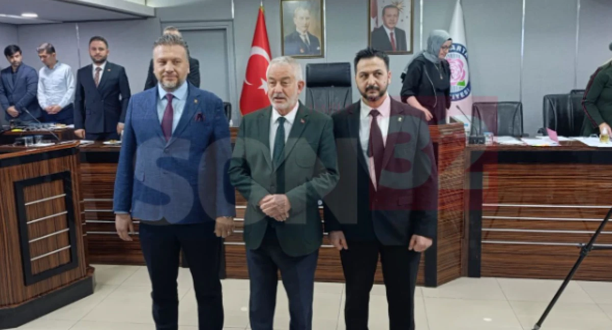 İstifa Eden Meclis &Uuml;yeleri AK Parti Saflarında Toplantıya Katıldı