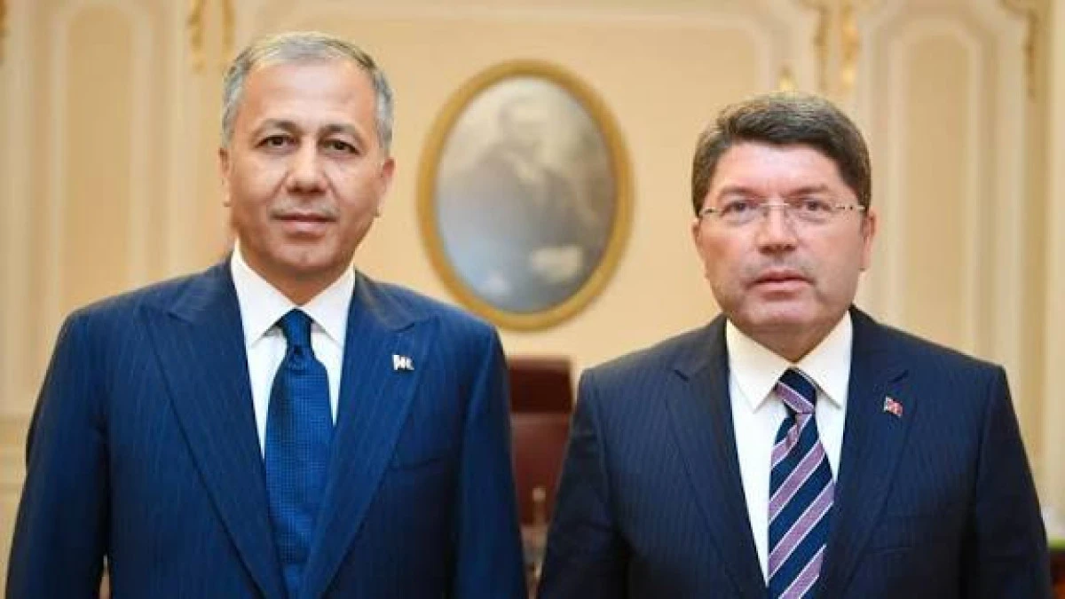 Kabinede bayrak değişimi