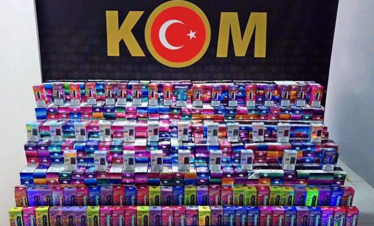 Kaçak elektrikli sigara operasyonu Değeri tam 1.8 milyon lira