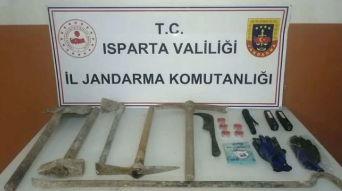 Kaçak kazıya suçüstü: 3 şüpheli yakalandı