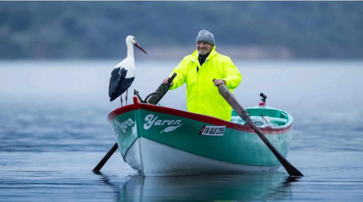 Kavuşma ger&ccedil;ekleşti: Adem Amca ile Yaren Leylek 15. kez buluştu
