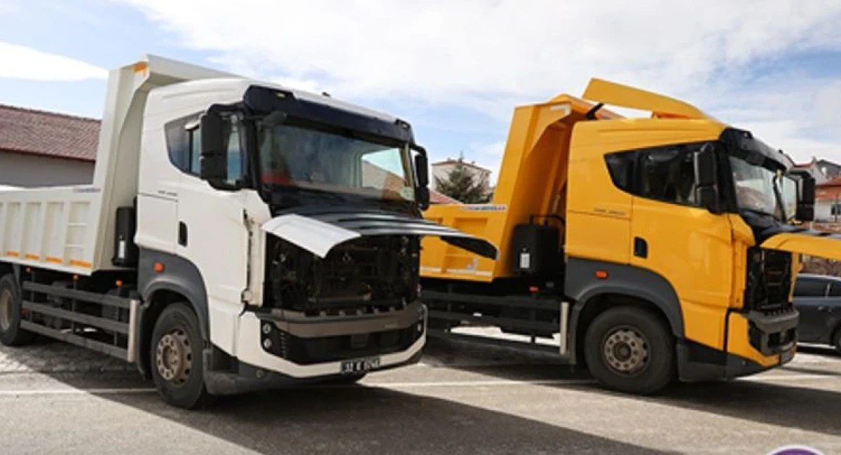 Ke&ccedil;iborlu Belediyesi'ne iki yeni kamyon kazandırıldı