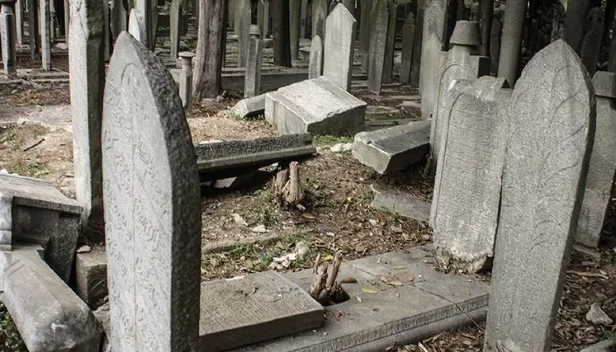 Mezar taşlarındaki gizli dil: Ecdadımızın mezar taşlarındaki şaşırtıcı sırlar