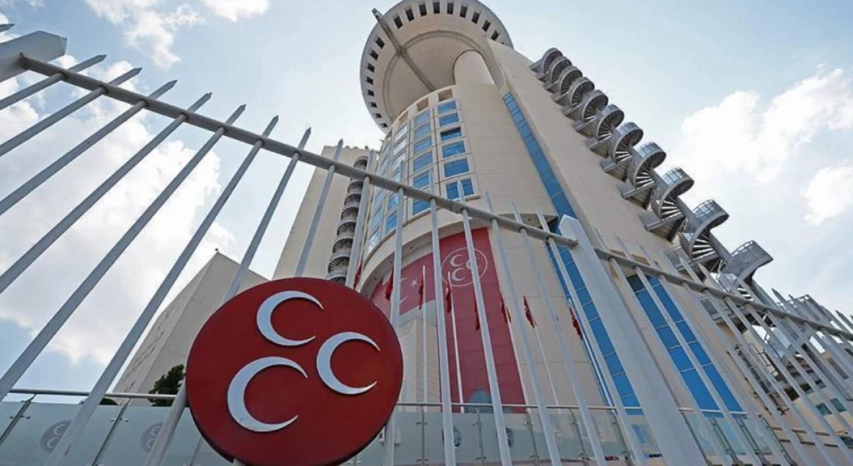 MHP, İstanbul il ve il&ccedil;e teşkilatlarını feshetti
