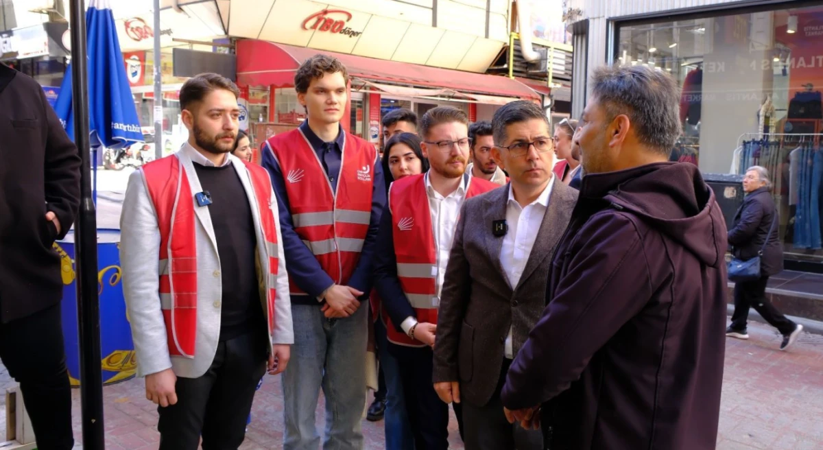 Milletvekili Halıcı; Gen&ccedil;lerle Esnafları Gezdi