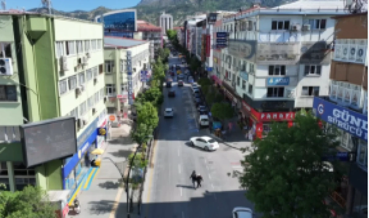 Mimar Sinan Caddesine Trafik Işıkları Yerleştiriliyor