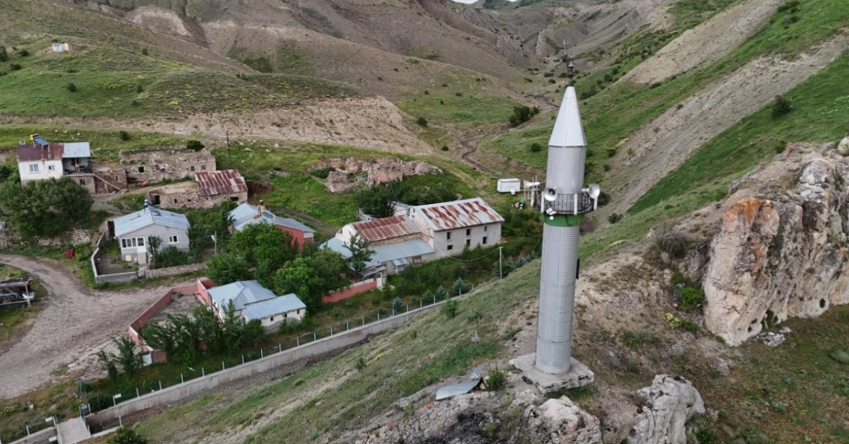 Minareyi bulan camiyi bulamıyor
