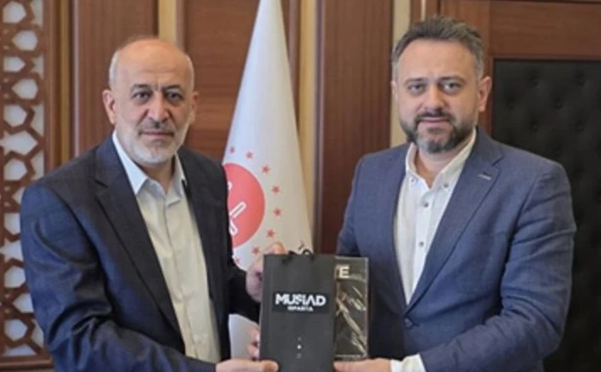 Müftüye bir destek de MÜSİAD başkanından