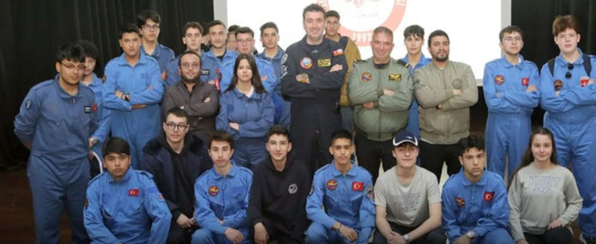 Murat &Ouml;zpala SD&Uuml;&rsquo;l&uuml; &Ouml;ğrencilerle Buluştu