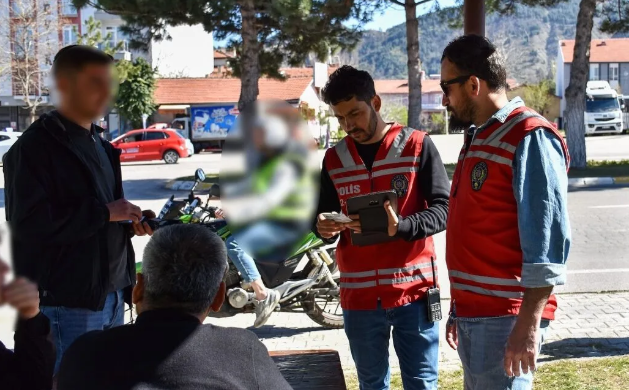 Okul Önlerinde Emniyet Kalkanı