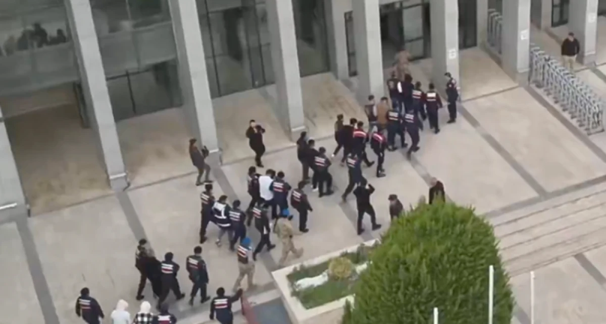 Organize su&ccedil; &ouml;rg&uuml;tlerine y&ouml;nelik 7 ilde d&uuml;zenlenen operasyonlarda 42 ş&uuml;pheli tutuklandı