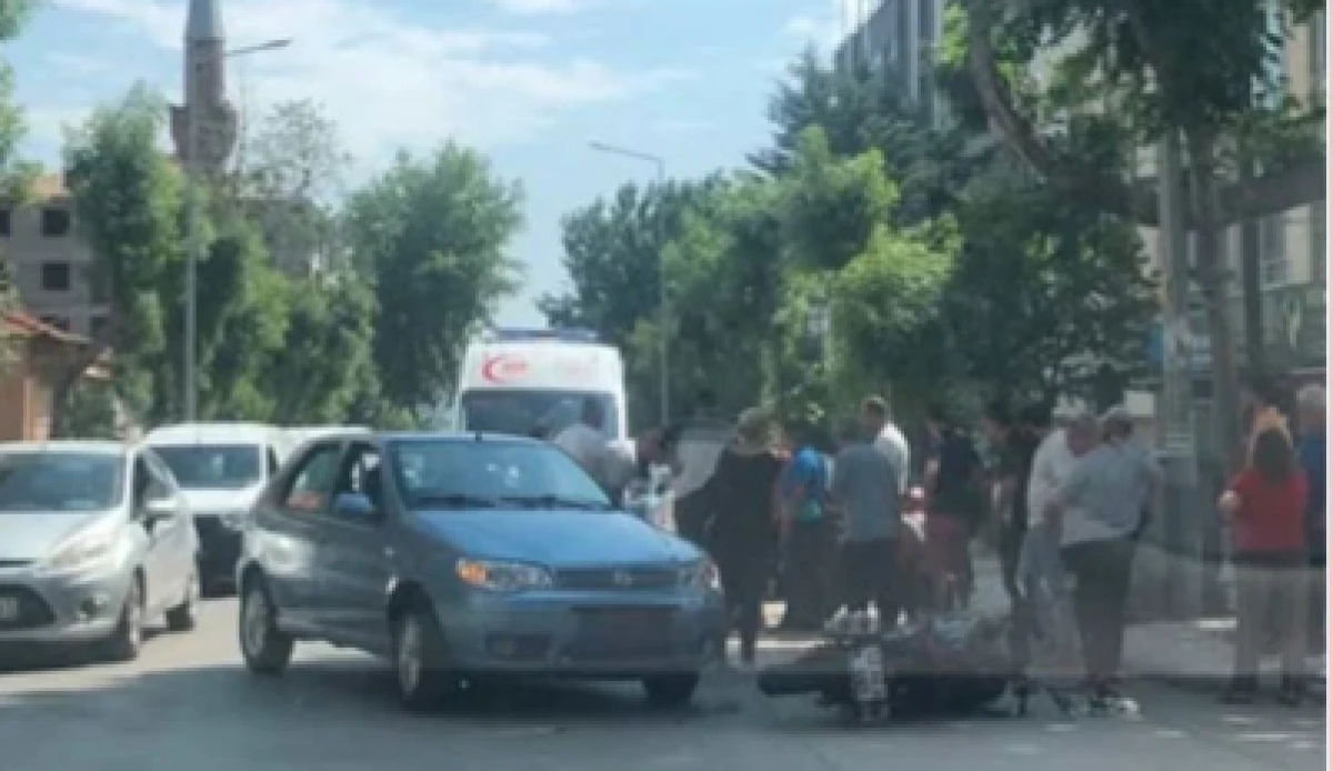 Otomobil ile motosiklet çarpıştı, sürücü yaralandı