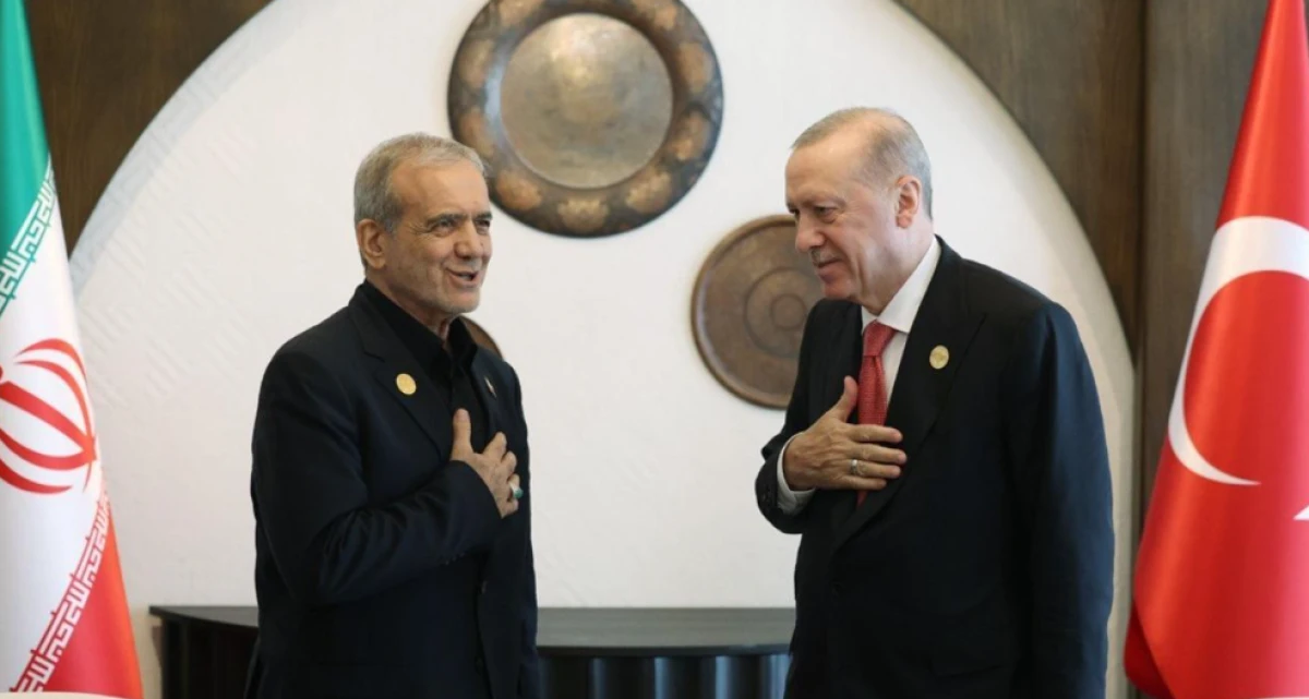 Pezeşkiyan: T&uuml;rkiye'nin, İran'la etkileyici dayanışmasını takdir ediyoruz