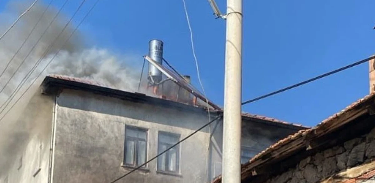 Sarıidris’te Korkutan Yangın: 3 Ev Kullanılamaz Hale Geldi