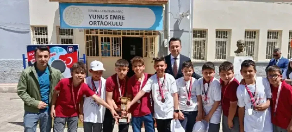 Şarkikaraağaç'ta Bilim Fuarı Törenlerle Açıldı