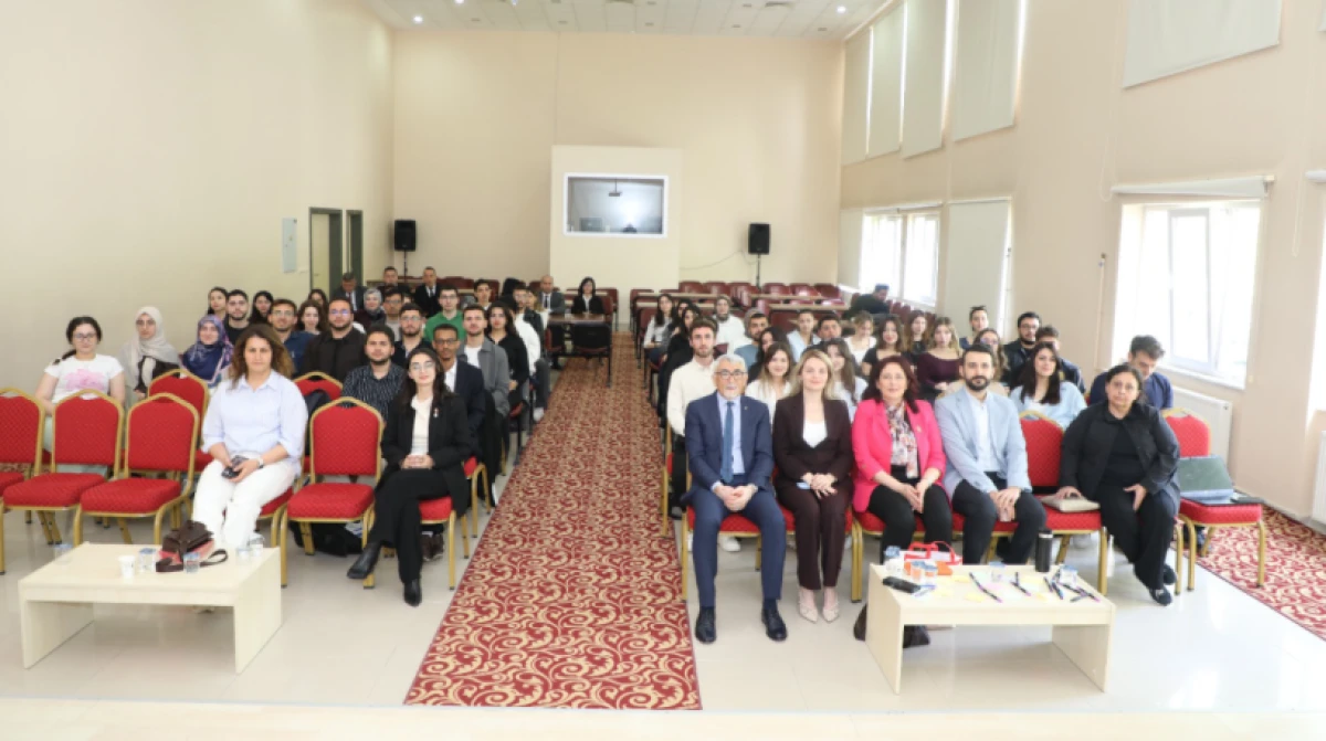 SD&Uuml; Eczacılık Fak&uuml;ltesi, &ldquo;7 B&ouml;lge 7 FPL&rdquo; Projesiyle Geleceğin Eczacılarını Ağırladı