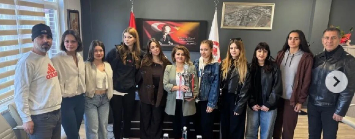 SDÜ Kadın Voleybol Takımından Büyük Başarı