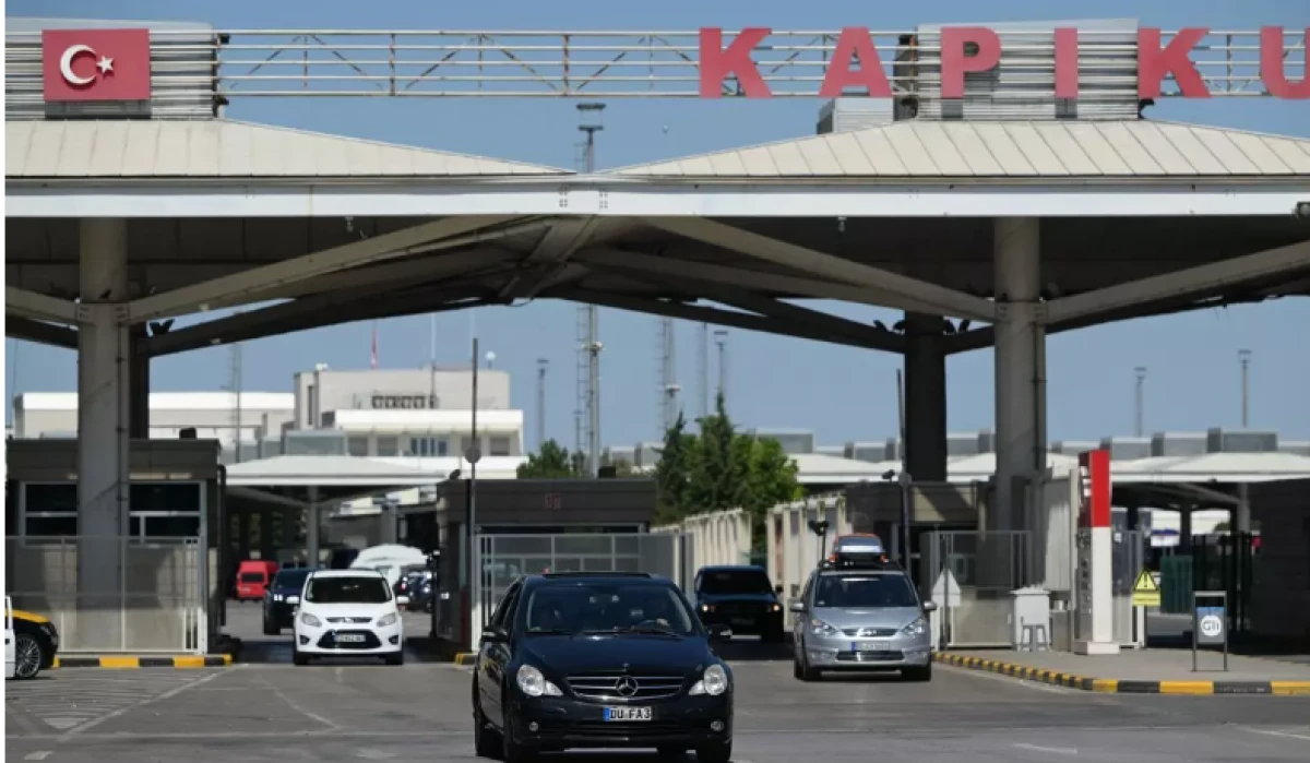 Sınır kapılarında yoğunluk! 3 haftada 159 bin araç giriş yaptı