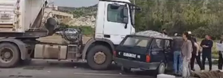 Sürücü kaza yerinde hayatını kaybetti
