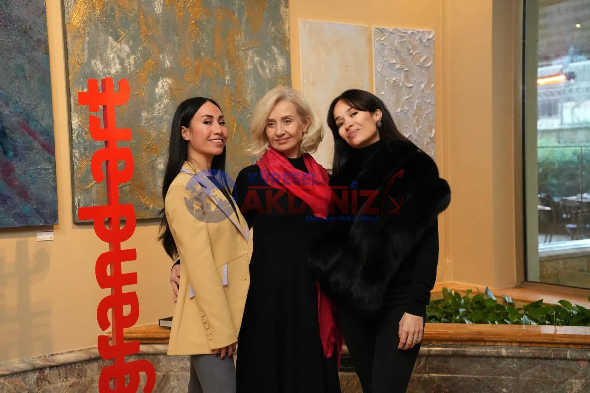 Suya Art&rsquo;ın &ldquo;Y&uuml;zeyin &Ouml;tesinde&rdquo; Sergisi Grand Hyatt İstanbul&rsquo;da Sanatseverlerle Buluştu