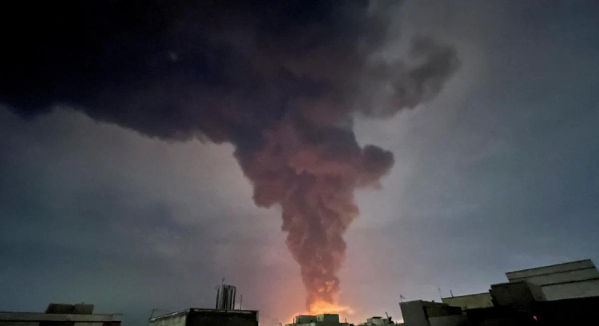 Tahran&rsquo;da petrol depoları hedef alındı