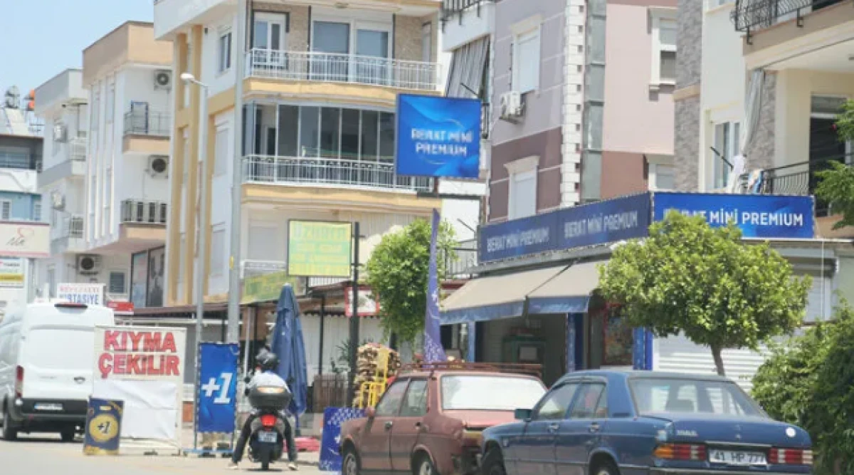 Tekel Bayisinde Kıyma Çekilir Afişi