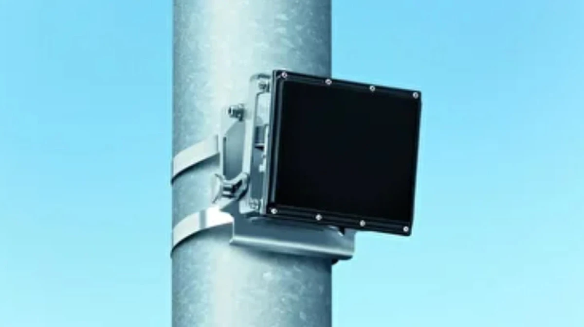 Trafikte siyah kutu d&ouml;nemi başlıyor: Işıkların hemen yanına yerleştirildi bakın ne işe yarıyor?