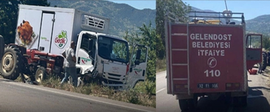Traktörle kamyonet çarpıştı: 3 yaralı
