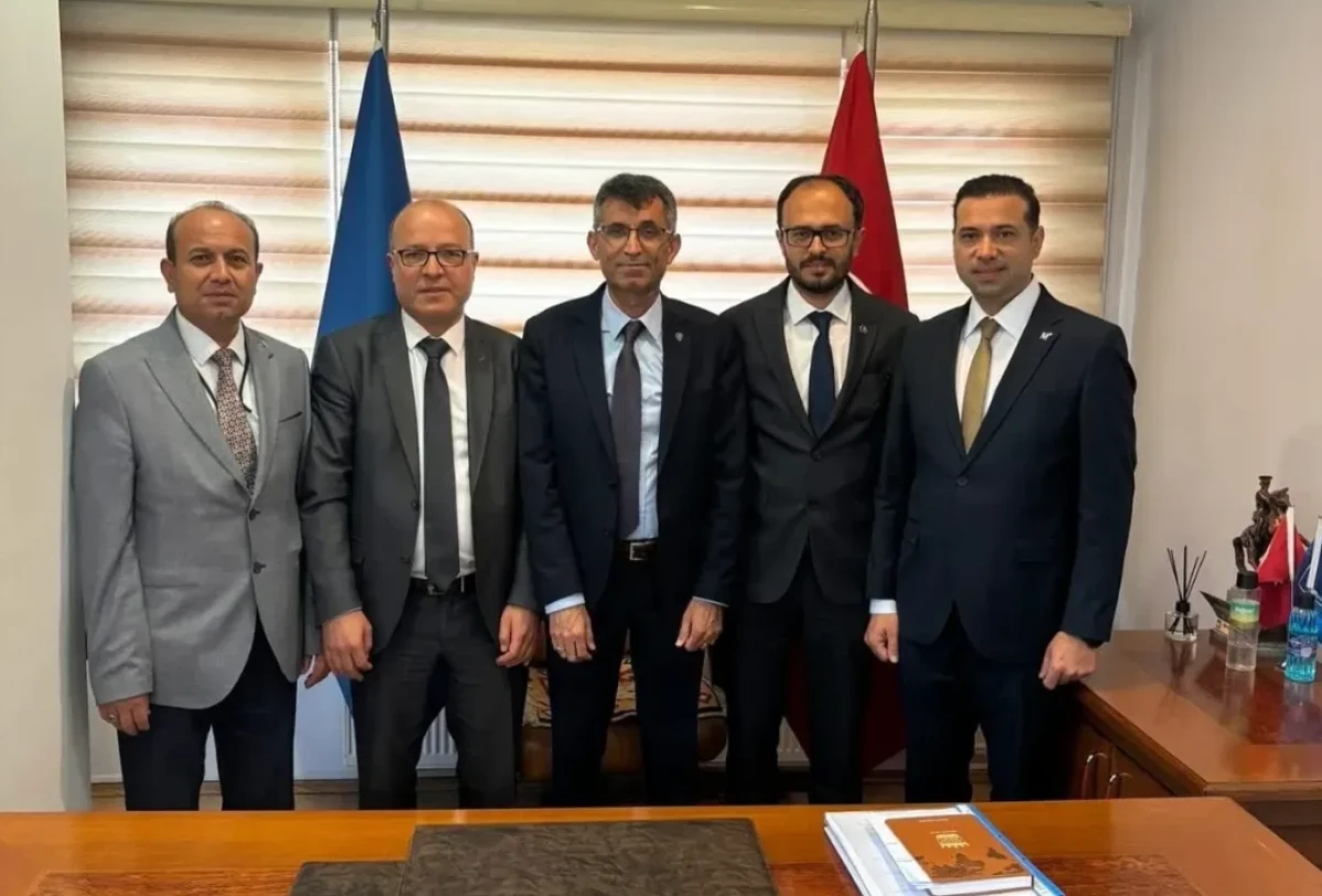 Uğur Aslan mazbatayı aldı