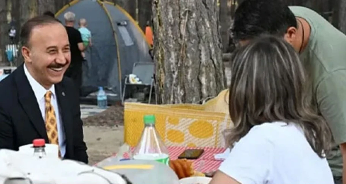 Vali Erin Gölcük’te Ailelerle Bir Araya Geldi