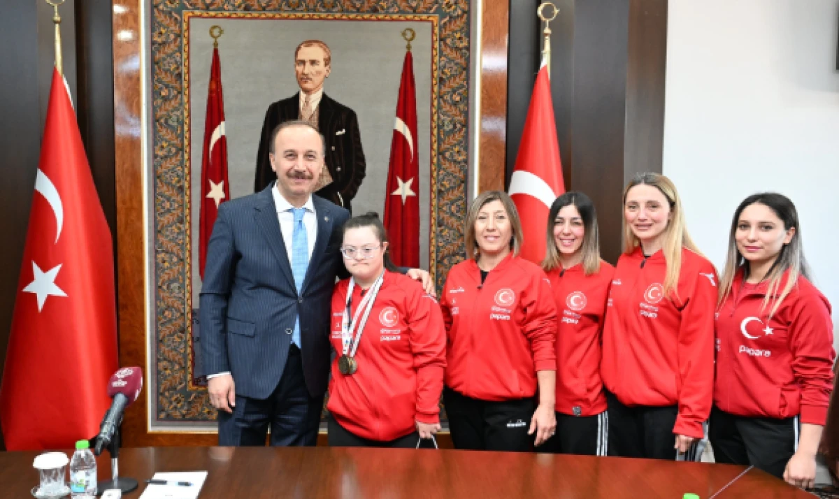 Vali Erin, Şampiyon Sporcuları Ağırladı