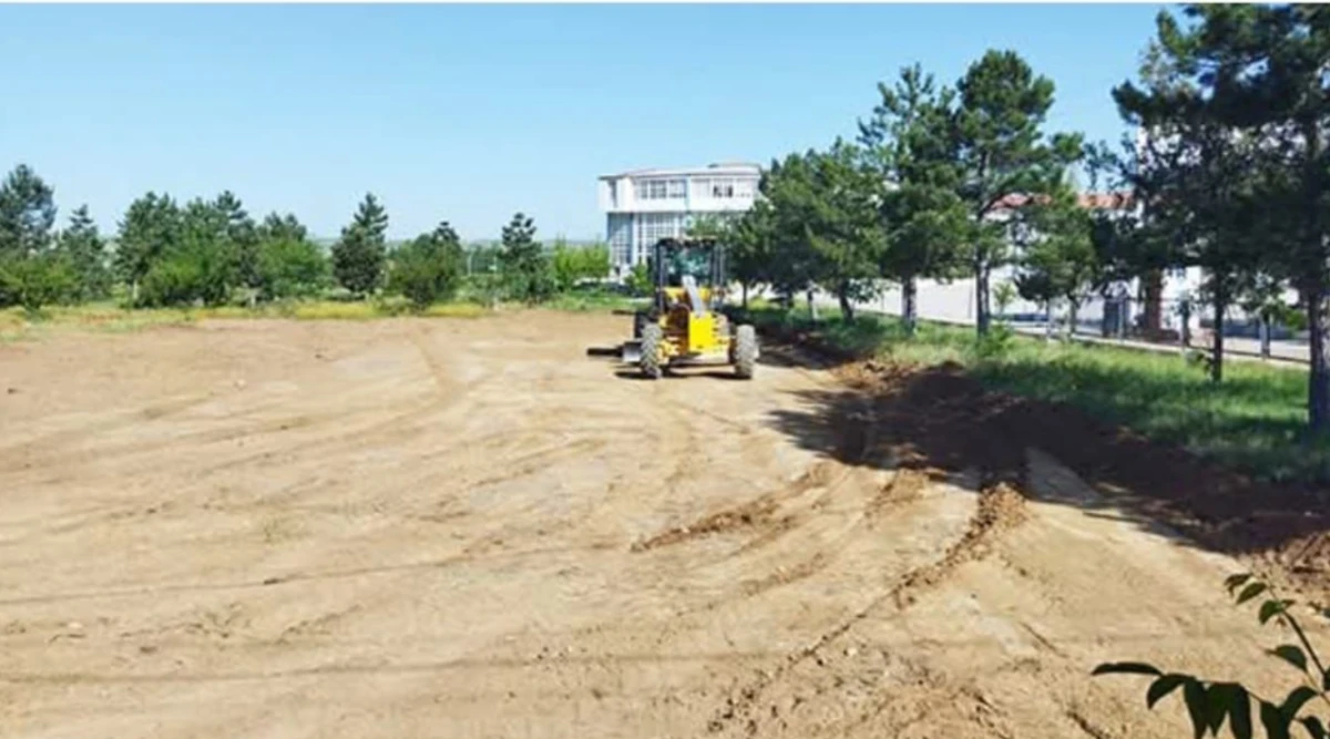 Yalvaç'ta halı saha yapımına başlandı