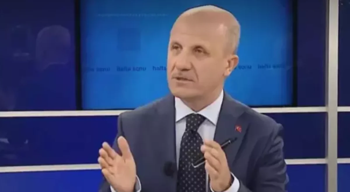 Y&Ouml;K Başkanı &Ouml;zvar, CNN T&uuml;rk'te! &Uuml;niversite eğitimi &uuml;&ccedil; yıla mı iniyor?