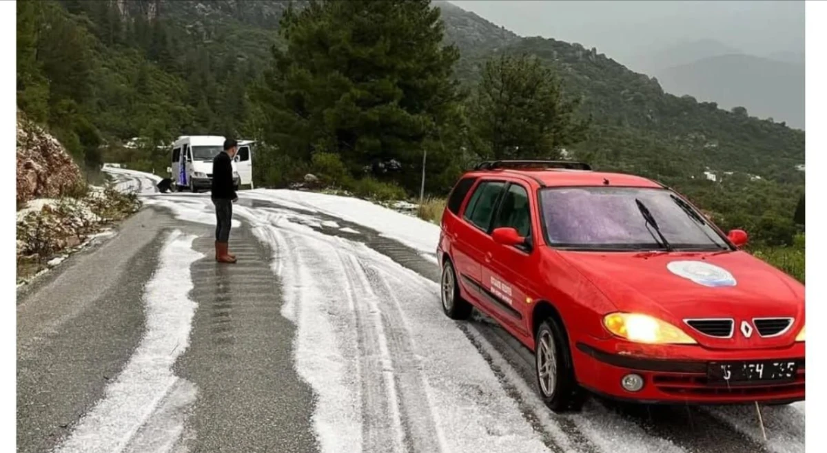 Yollar beyaza büründü