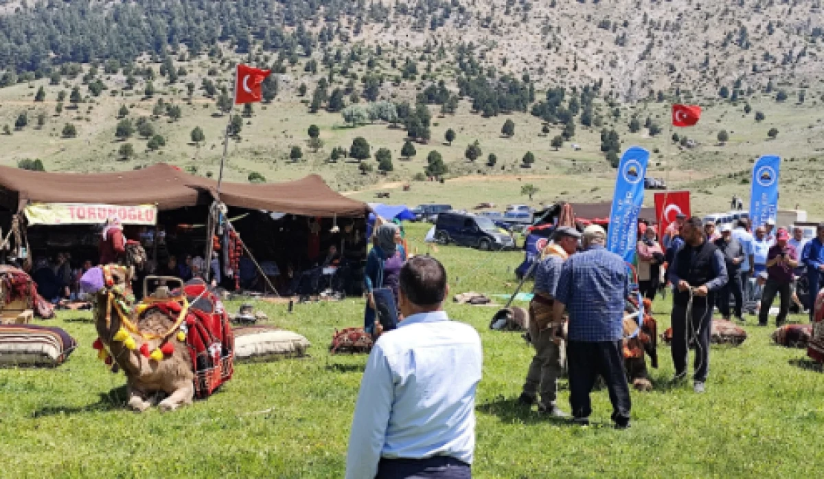 Yörük Şenliğinde Bir Araya Geldiler